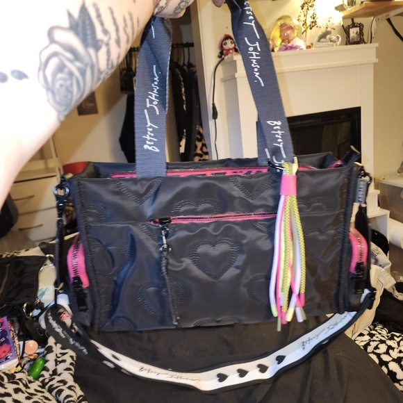Betsey Johnson Bungee Nylon Satchel Black - Picture 3 of 8